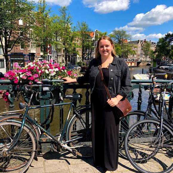 Meet your Posher, Katie - Picture 1 of 1